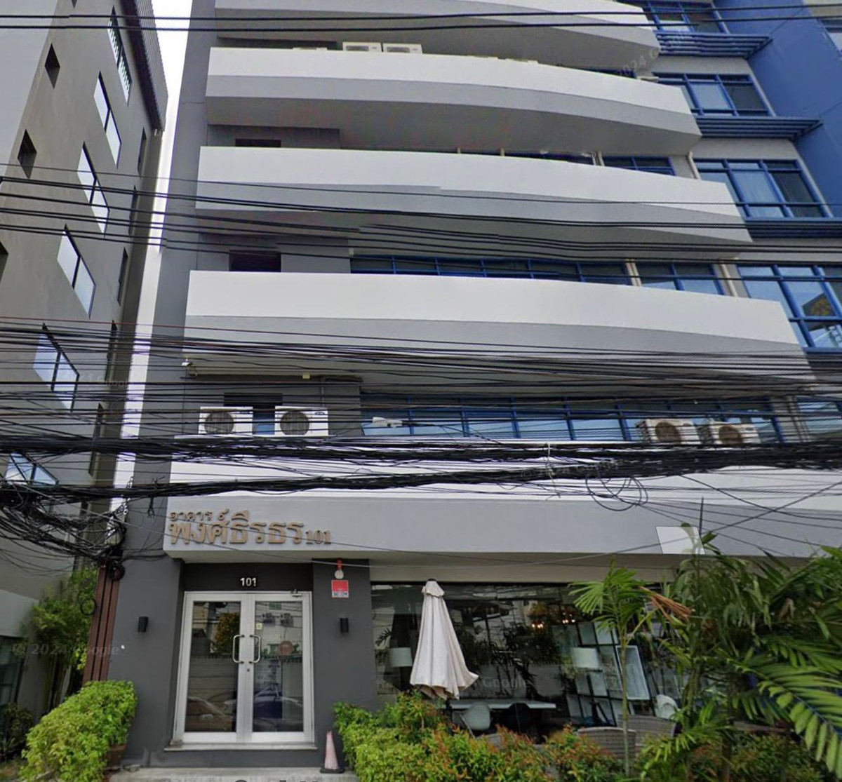 For RentOfficeRama9, Petchburi, RCA : For rent, “office/office in prime location” Rama 9 Soi 60, usable area 110 sq m, 3rd floor, Phongteerathorn Building.
