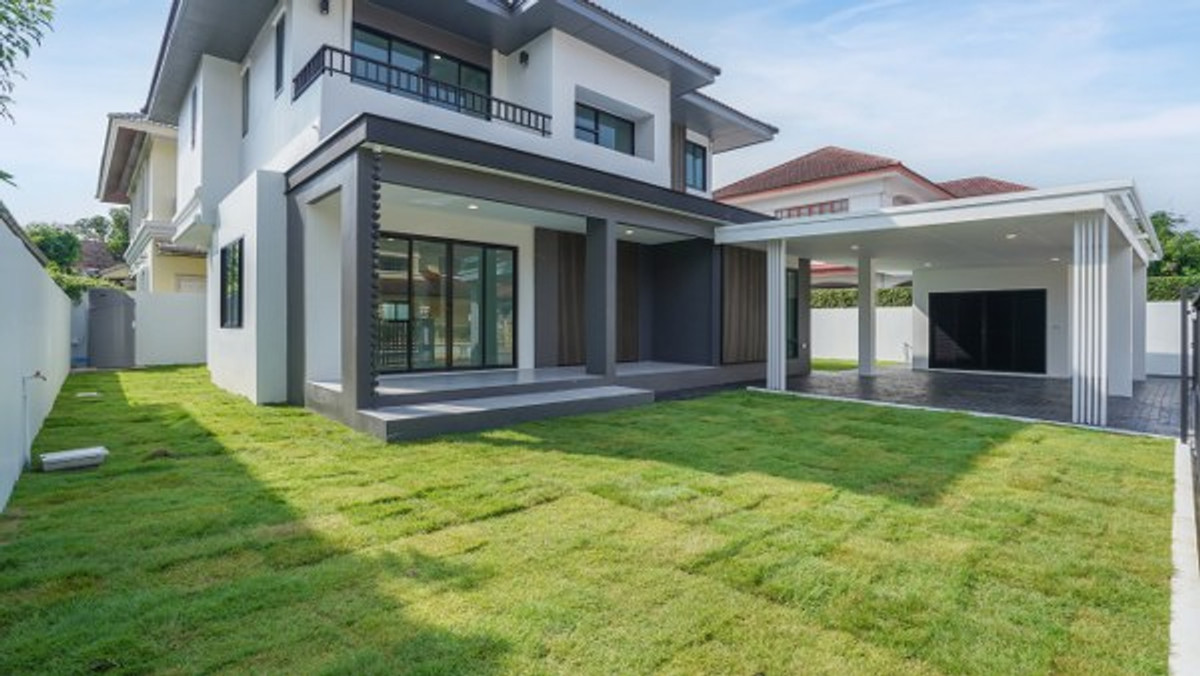 บ้านเดี่ยวสุดพรีเมียม LH ชลลดา บางบัวทอง ใกล้รถไฟฟ้าสายสีม่วง บางพลู (5941) Loading...