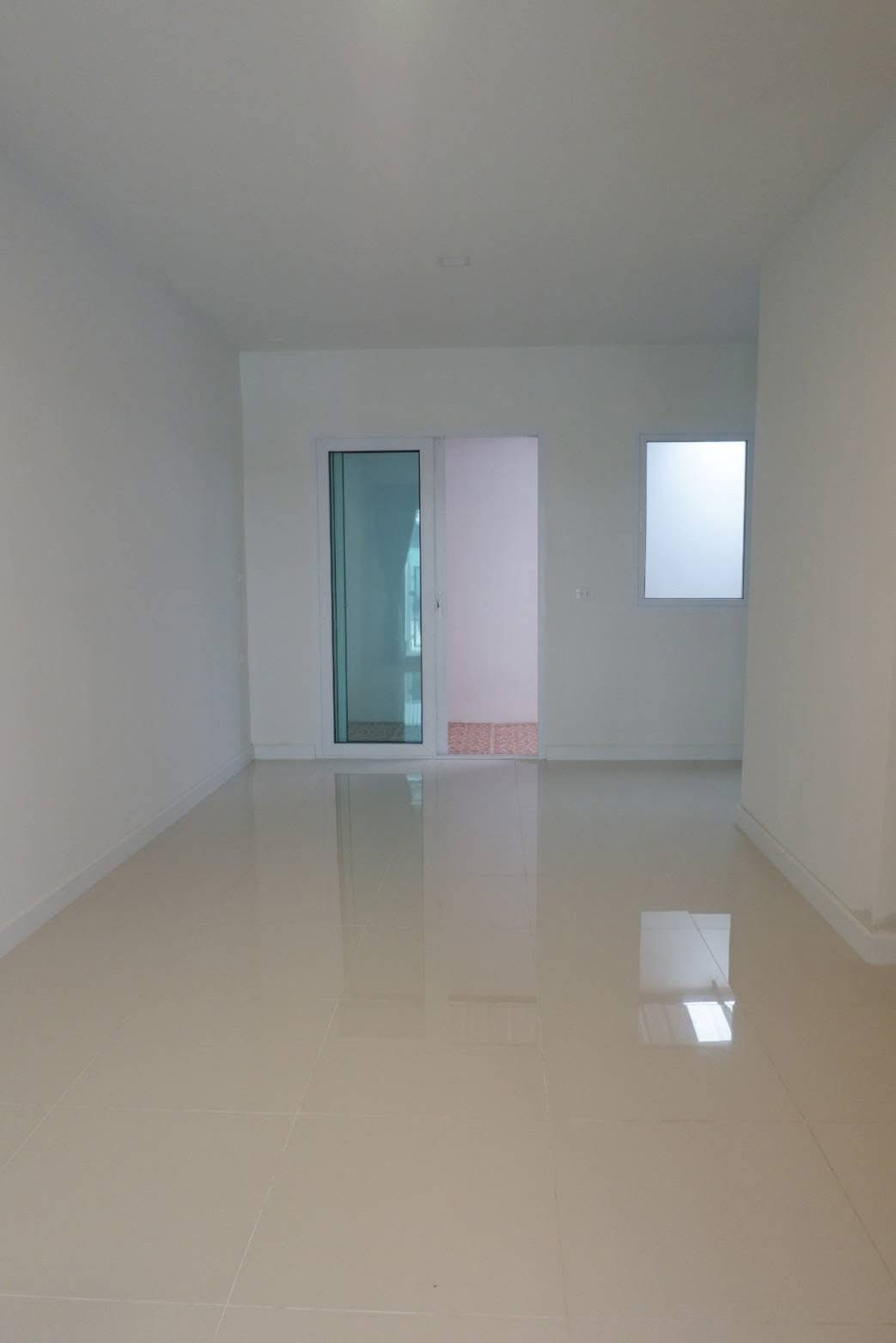 📢 New house for rent, Blessity Srinakarin - Theparak project, 3 bedrooms, 2 bathrooms, good location, next to Theparak Road, convenient travel 🏠 New house, first hand. in new project Good environment, rent only 13,500 baht/month. Loading...