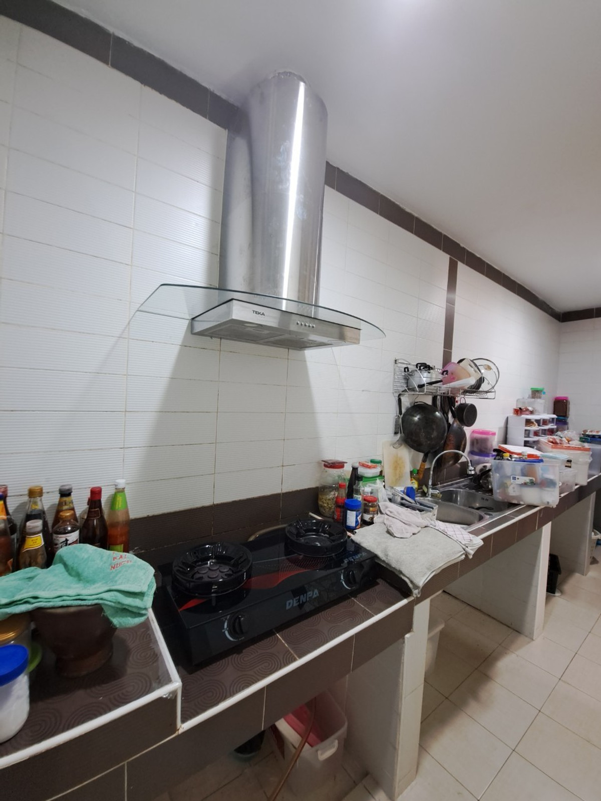 M1401 3-story townhome for rent, Villette City Village, Phatthanakan 38. Loading...