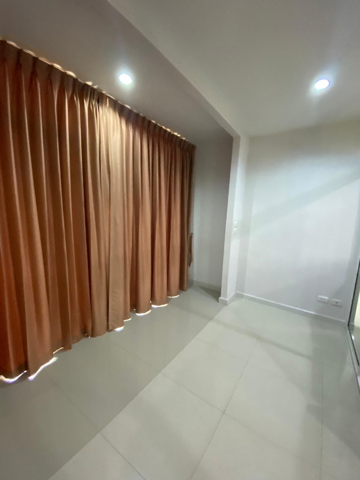 M1410 For rent, 2-story detached house, Passorn Prestige Village, Phatthanakan 38. Loading...