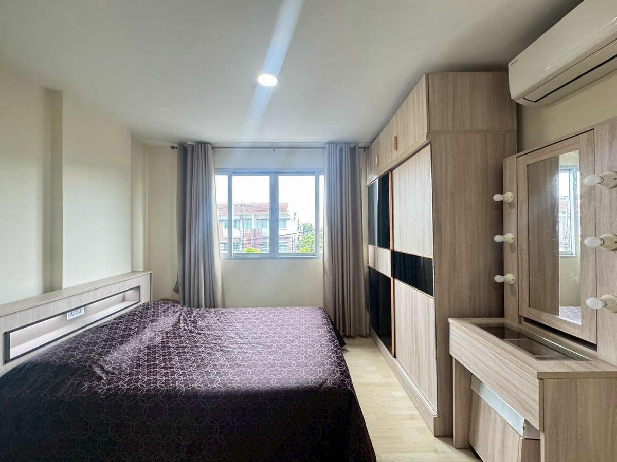 Worth it for both living and investingð°! D Condo On NutâSuvarnabhumi Beautiful room, ready to move in, fully furnished, near Airport Link Lat Krabang. Very convenient to travel âïļ Buying is worth it, renting out has good returns ð° Loading...
