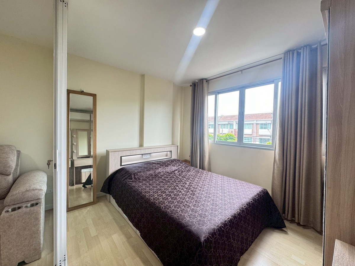 Worth it for both living and investingð°! D Condo On NutâSuvarnabhumi Beautiful room, ready to move in, fully furnished, near Airport Link Lat Krabang. Very convenient to travel âïļ Buying is worth it, renting out has good returns ð° Loading...