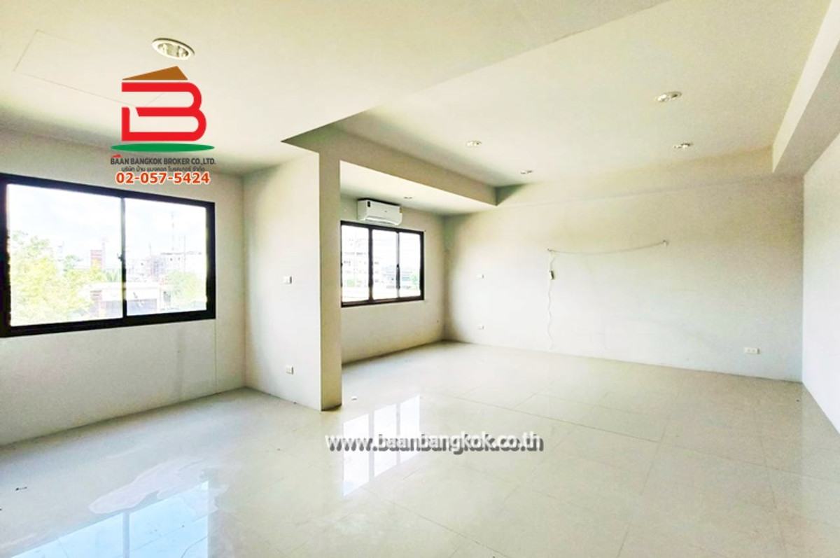 Home office Wayra Biznet Romklao-Suvarnabhumi (Vera Biznet Romklao-Suvarnabhumi), area 46.8 sq m, near Suvarnabhumi Airport, Ramkhamhaeng Road, Khlong Sam Prawet Subdistrict, Lat Krabang District. Loading...