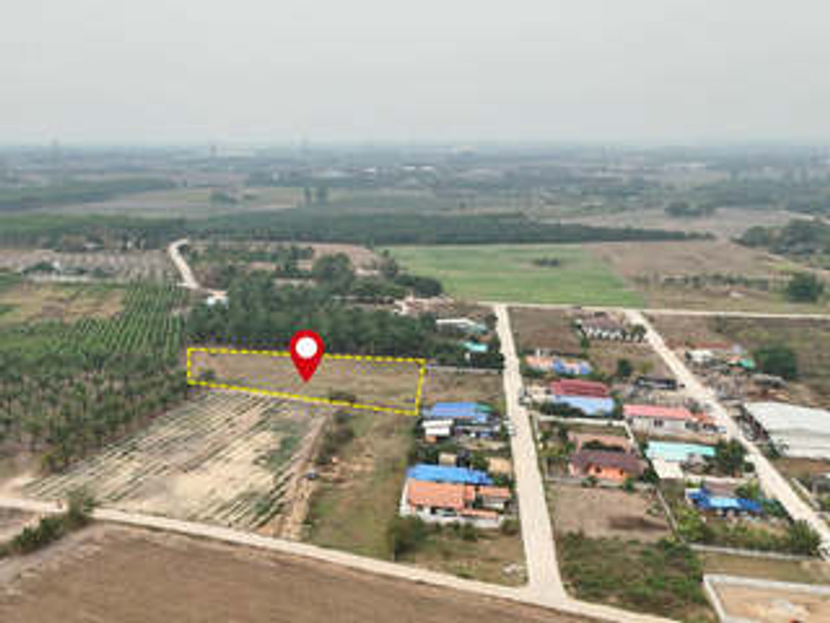 ขายที่ดินพัทยา บางแสน ชลบุรี สัตหีบ : ขายที่ดิน 2-3-28  ไร่ เขตหนองชาก บ้านบึง  ใกล้สนามฟุตบอลเบียร์ช้าง และ วัดสิงห์ทองพรหมาวาส ติดถนน สาธารณะ 2 ด้าน  ไร่ละ  1,600,000  บาท  (ยกแปลง 4.51 ล้านบาท)