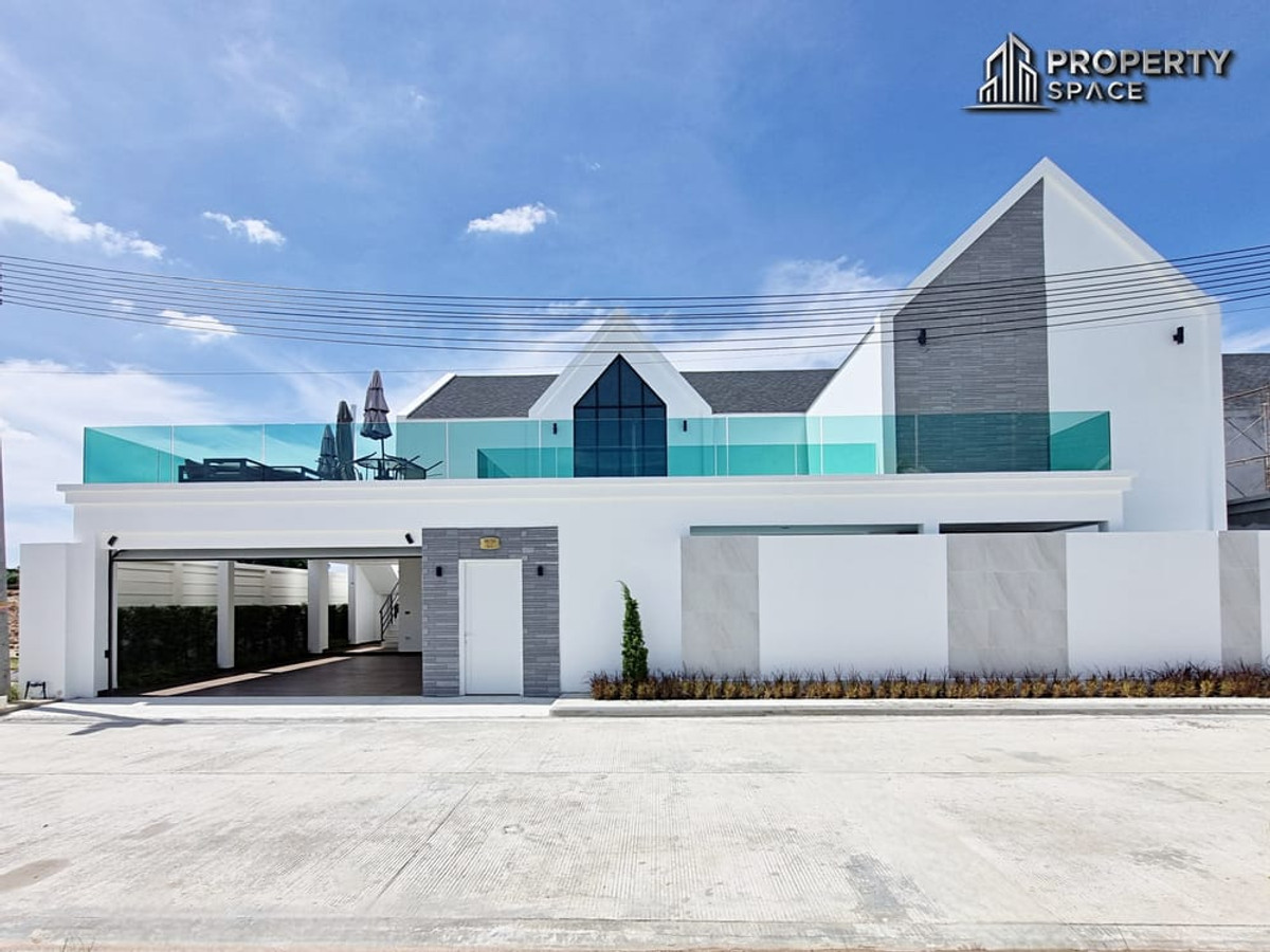 For SalePattaya, Bangsaen, Chonburi : Brand New 3 Bedroom Modern Luxury Pool Villa In Huay Yai Pattaya For Sale