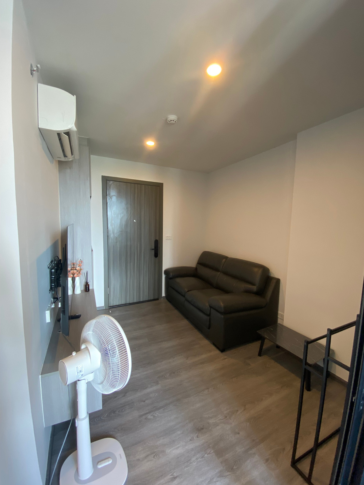 Condo for rent Origin Sukhumvit-Sai Luat E22 Station, new room!!! Loading...