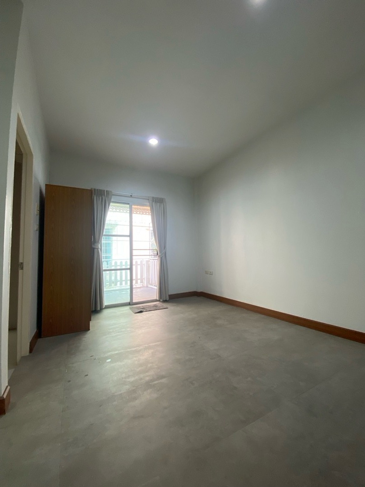 ขายทาวน์โฮมรัชดา ห้วยขวาง : ขายด่วน! Luxury Town Home3ชั้น แยกรัชดา ลาดพร้าว ใกล้สถานีรถไฟฟ้า เดินทางสะดวก 3นอน,4น้ำ ขาย10.9ลบ./ต่อรองได้