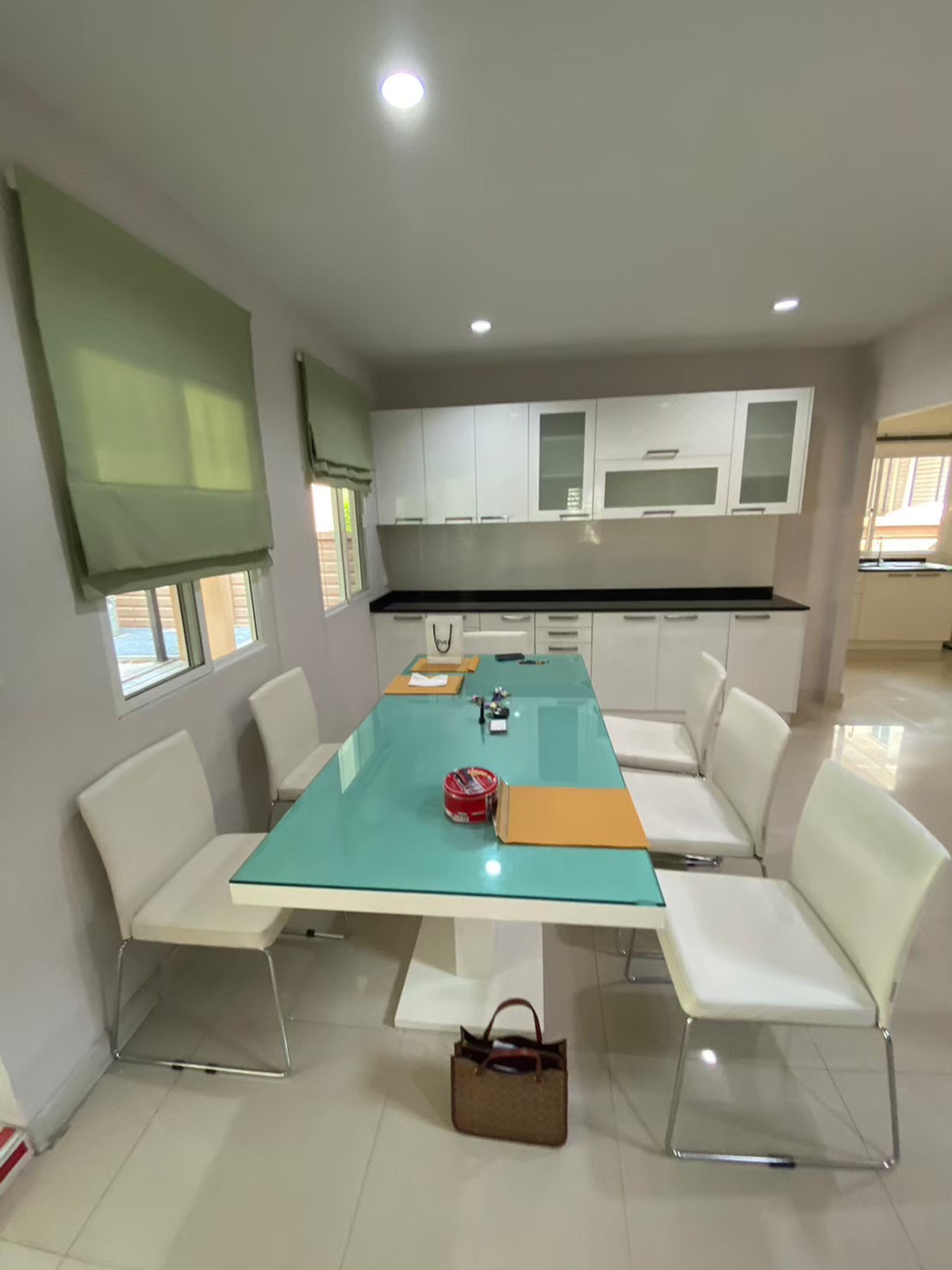 M1410 For rent, 2-story detached house, Passorn Prestige Village, Phatthanakan 38. Loading...