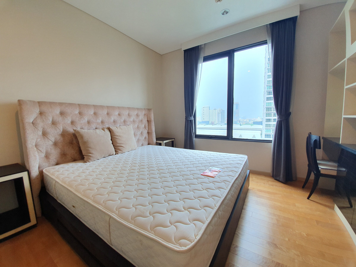 ให้เช่าคอนโดพระราม 9 เพชรบุรีตัดใหม่ RCA : ให้เช่า Villa Asoke ราคา 50,000 บาท [MKr251045]