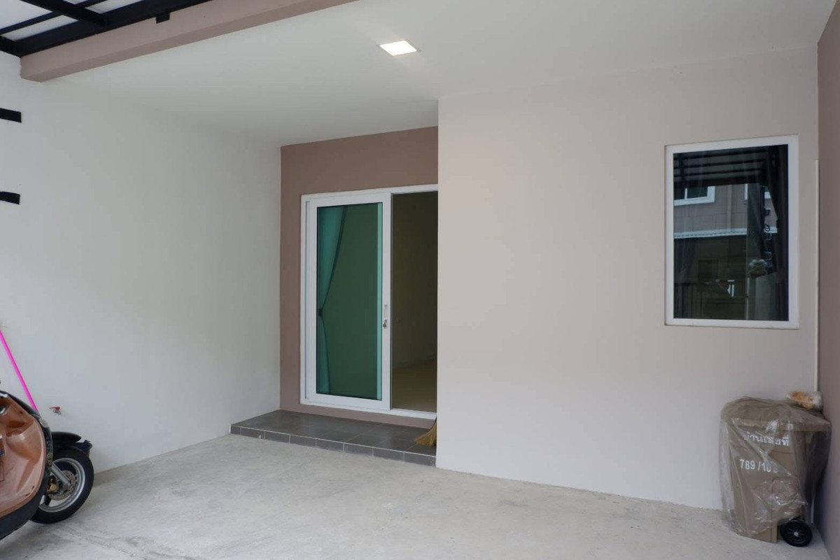 📢 New house for rent, Blessity Srinakarin - Theparak project, 3 bedrooms, 2 bathrooms, good location, next to Theparak Road, convenient travel 🏠 New house, first hand. in new project Good environment, rent only 13,500 baht/month. Loading...