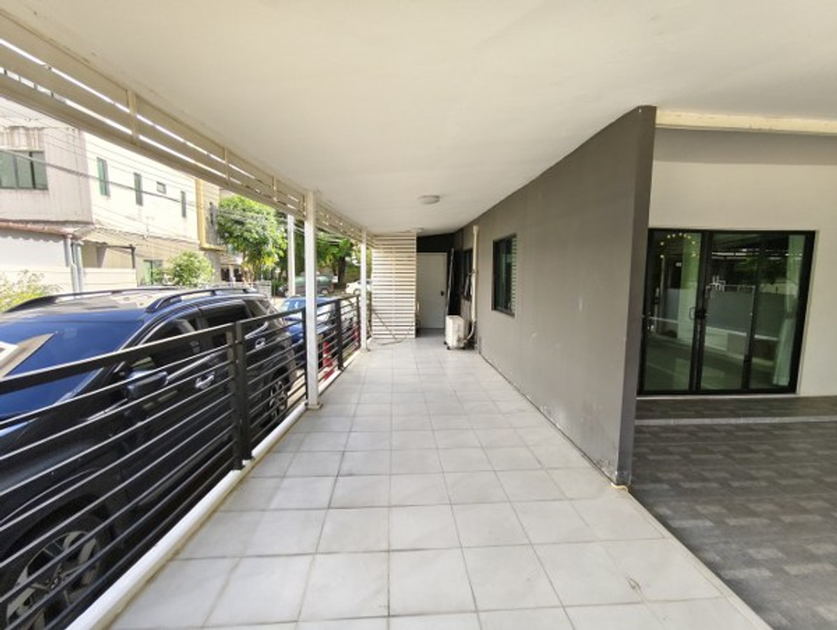 Great value townhome The Connect 3 Location opposite Central Rattana (6114) Loading...