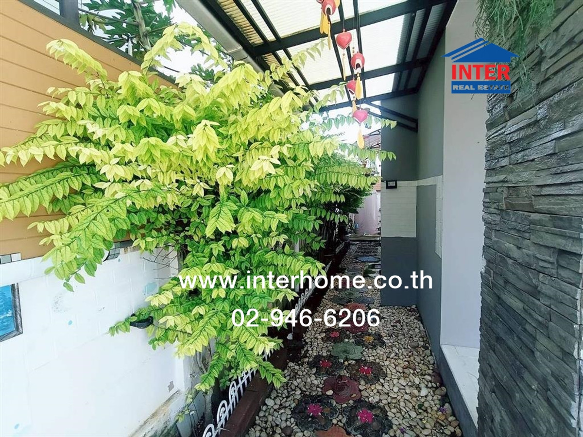 บ้านเดี่ยว 2 ชั้น 37.4 ตร.ว. หมู่บ้านสาริน อเวนิว ใกล้ CJ สาขาสินสาคร ถนนพระราม2 ถนนเจษฎาวิถี เมืองสมุทรสาคร สมุทรสาคร Loading...