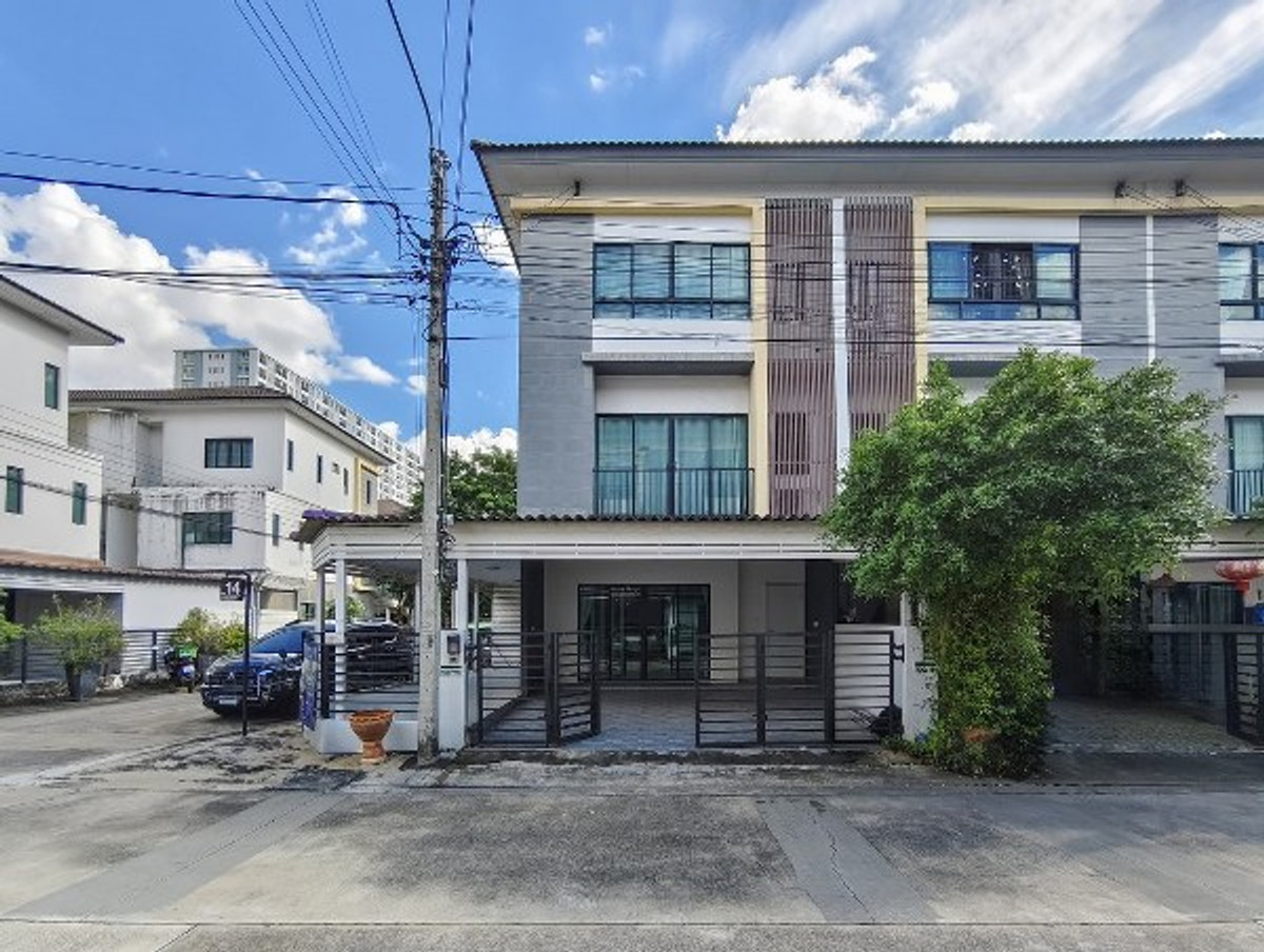 For SaleTownhomeNonthaburi, Bang Yai, Bangbuathong : Great value townhome The Connect 3 Location opposite Central Rattana (6114)