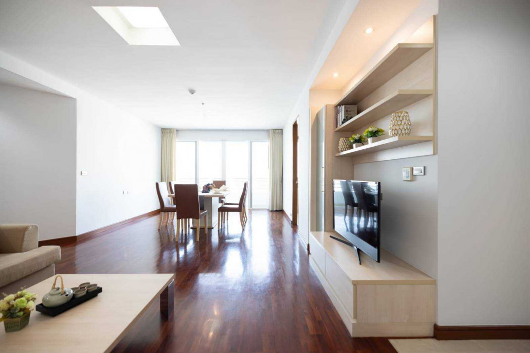 Condo for rent: The Residence Sukhumvit 24, 160 sq m, near BTS Phrom Phong Loading...
