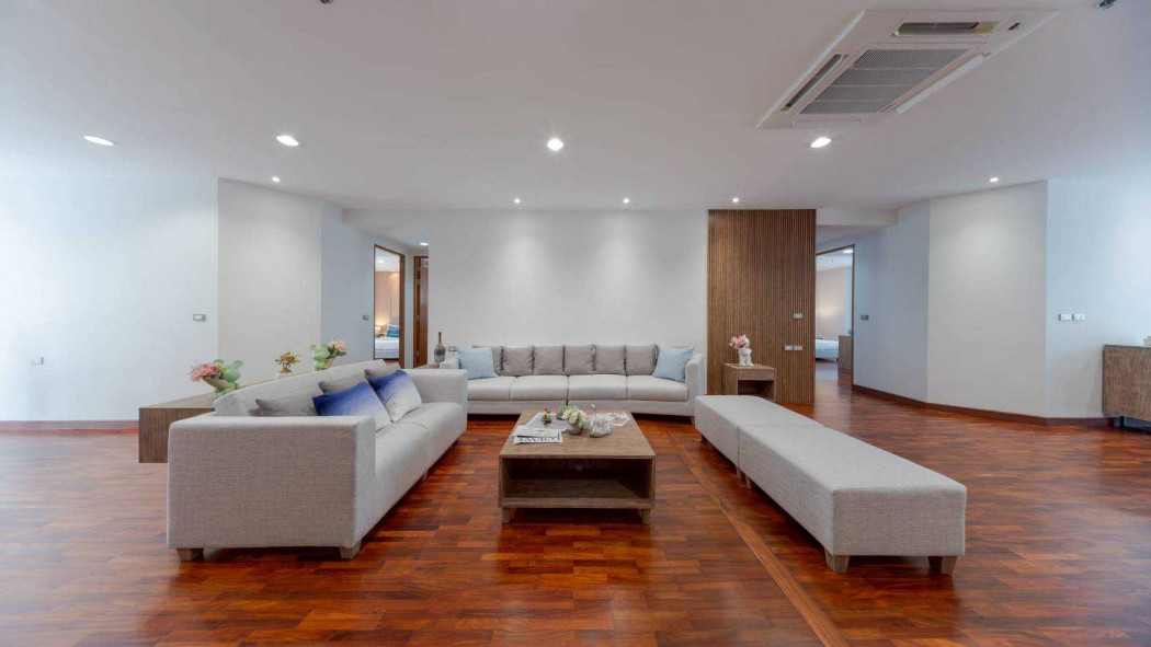 For RentCondoKhlongtoei, Kluaynamthai : Condo for rent: The Residence Sukhumvit 24, 320 sq m, near BTS Phrom Phong