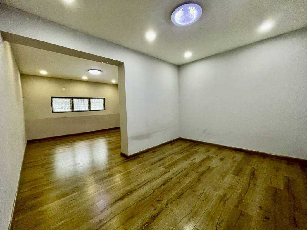 For RentShop HouseRathburana, Suksawat : Commercial building for rent, Pracha Uthit Road 60/1, 170 sq m, 16 sq wa, near Islamic College