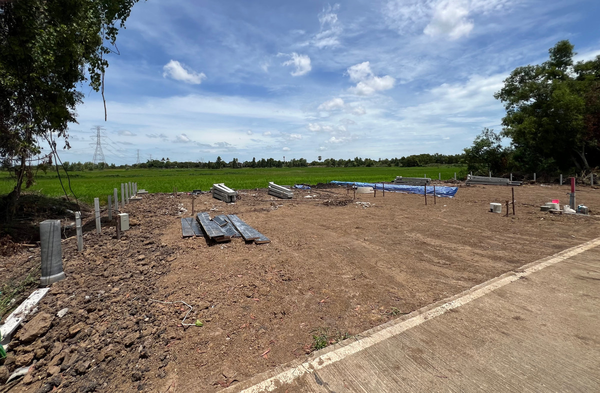 Land for sale in Wang Noi, Ayutthaya (near Wang Noi Market) Loading...