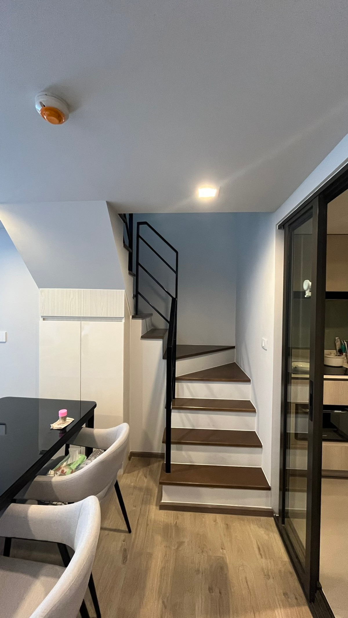 For RentCondoOnnut, Udomsuk : Luxury condo for rent, Piti Condo, fully furnished. Ready to move in, 2 bedrooms, 2 bathrooms, area 65.54 sq m, 14th floor, shaded side, light shining in the morning. City and pond view atmosphere, corner room, fully furnished, ready to move in, automatic