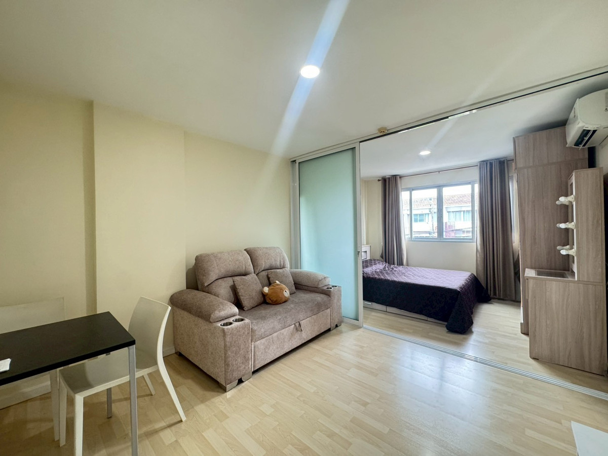 For SaleCondoLadkrabang, Suwannaphum Airport : Worth it for both living and investing💰! D Condo On Nut–Suvarnabhumi Beautiful room, ready to move in, fully furnished, near Airport Link Lat Krabang. Very convenient to travel ✈️ Buying is worth it, renting out has good returns 💰