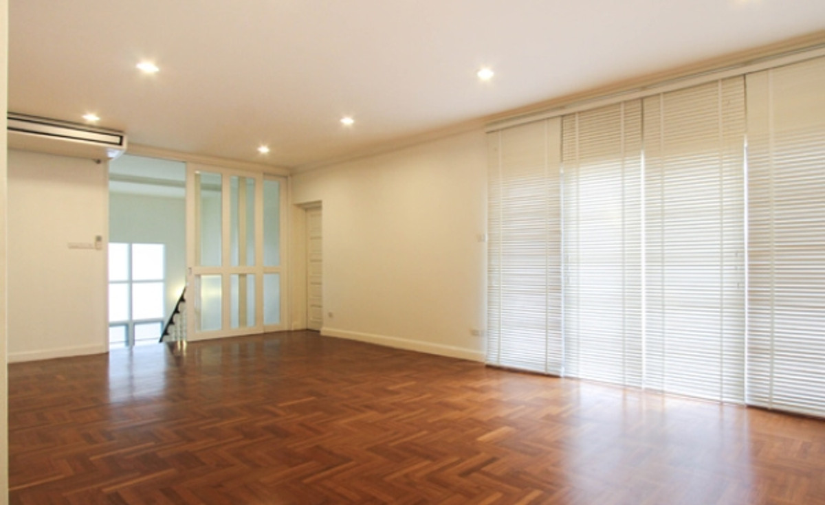 For RentHouseSamut Prakan,Samrong : 🔥HOT DEAL - Lakeside Villa 1 House for Rent