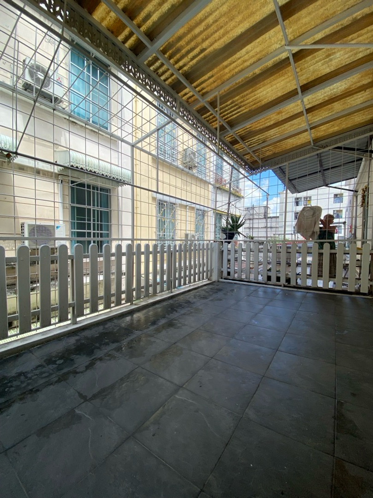 ขายทาวน์โฮมรัชดา ห้วยขวาง : ขายด่วน! Luxury Town Home3ชั้น แยกรัชดา ลาดพร้าว ใกล้สถานีรถไฟฟ้า เดินทางสะดวก 3นอน,4น้ำ ขาย10.9ลบ./ต่อรองได้