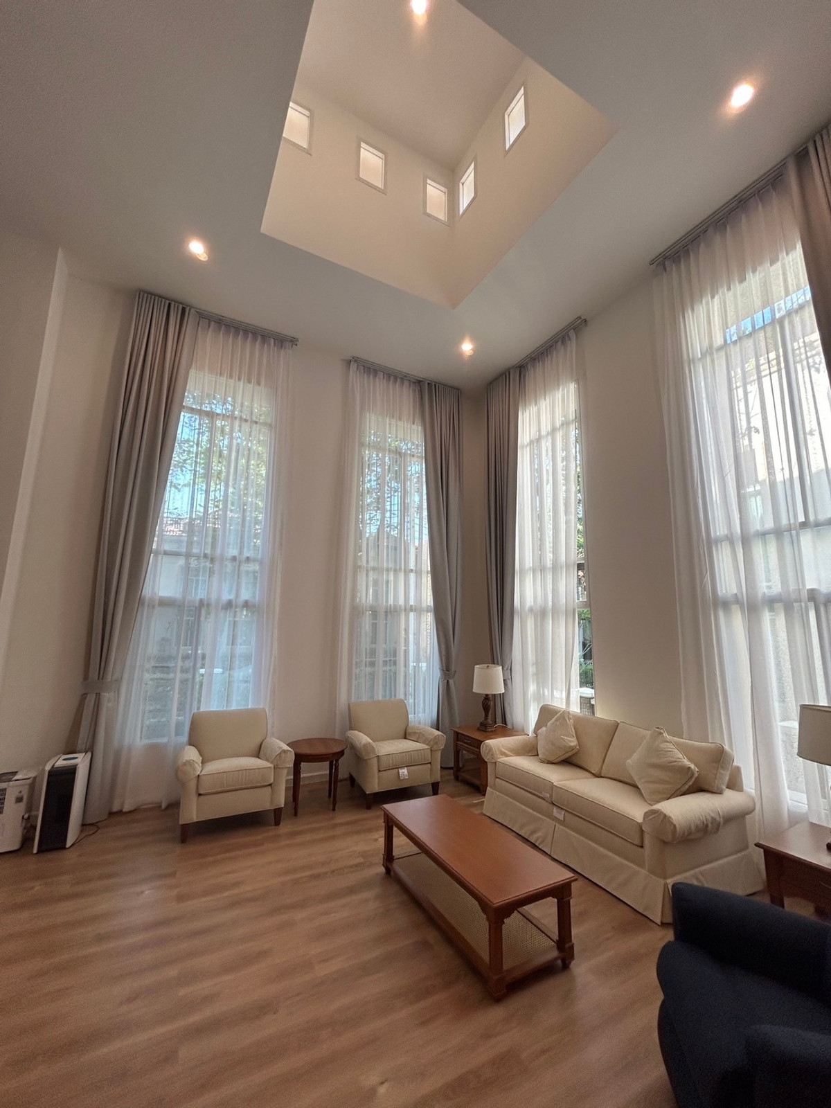 Single house for rent, Nichada Thani, 4 bedrooms,Luxury near ISB_Sunshine International School_Regent Loading...