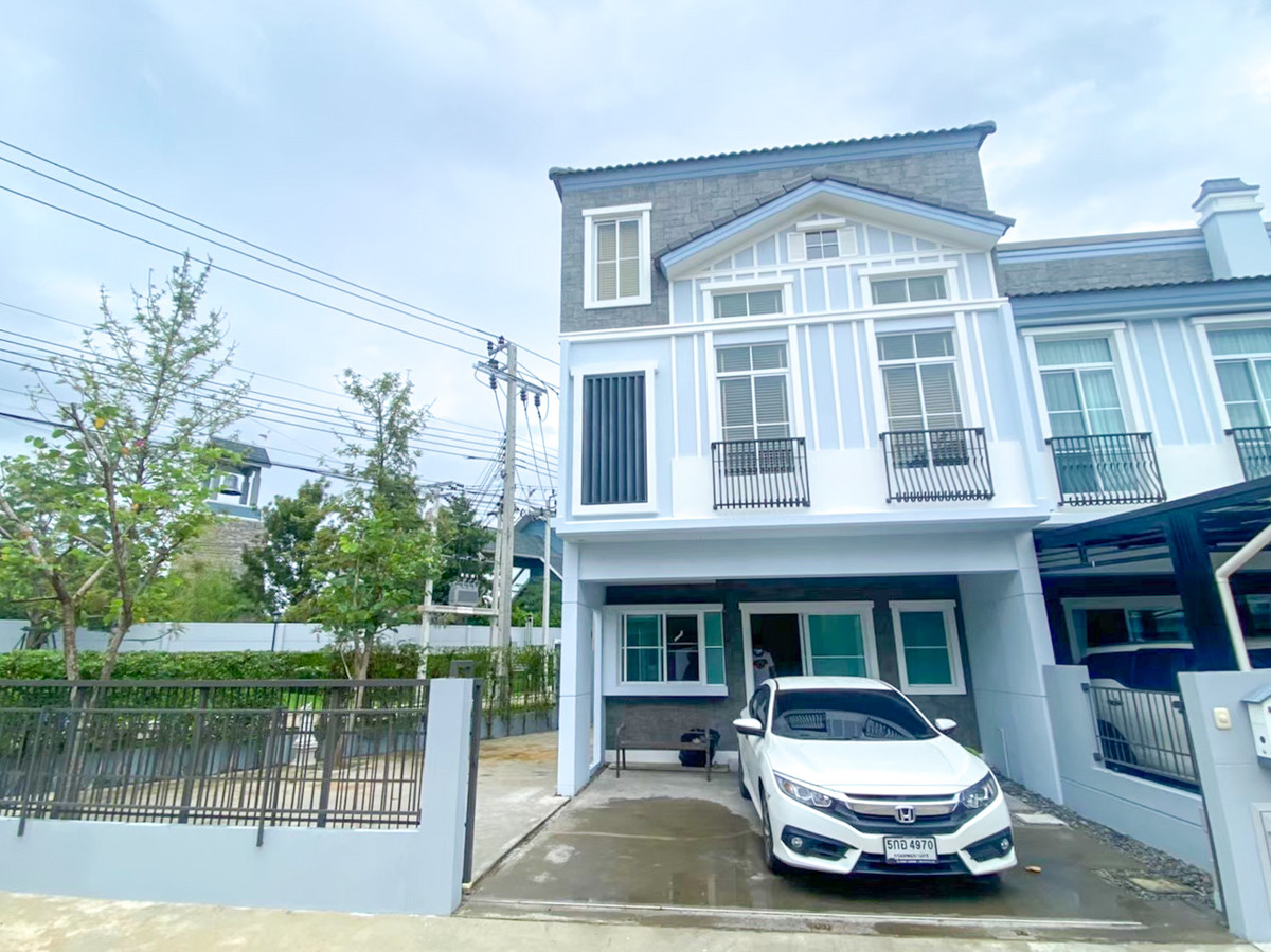 For RentTownhomeBangna, Bearing, Lasalle : 𝐅𝐨𝐫 𝐑𝐞𝐧𝐭: 𝐈𝐧𝐝𝐲 𝐁𝐚𝐧𝐠𝐧𝐚–𝐑𝐚𝐦𝐤𝐡𝐚𝐦𝐡𝐚𝐞𝐧𝐠 𝟐 Cozy 2.5-storey corner house with a mezzanine floor, Fully furnished and ready to move in