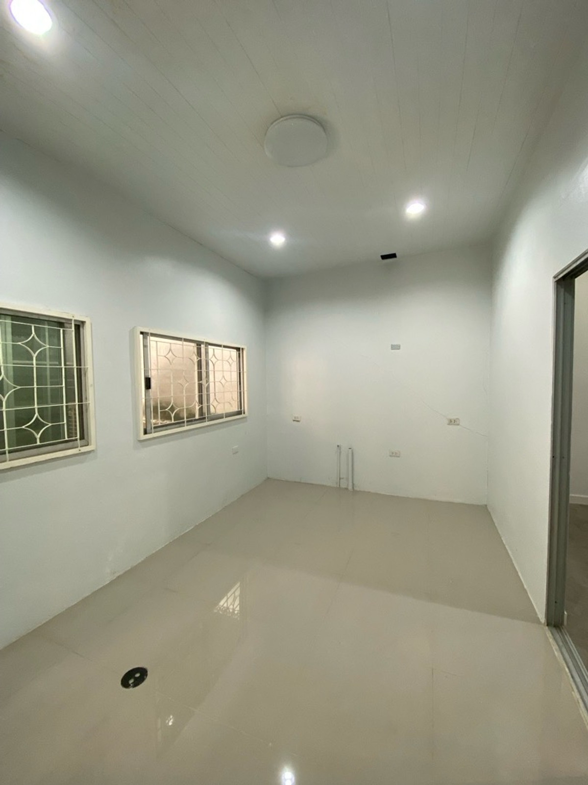 ขายทาวน์โฮมรัชดา ห้วยขวาง : ขายด่วน! Luxury Town Home3ชั้น แยกรัชดา ลาดพร้าว ใกล้สถานีรถไฟฟ้า เดินทางสะดวก 3นอน,4น้ำ ขาย10.9ลบ./ต่อรองได้