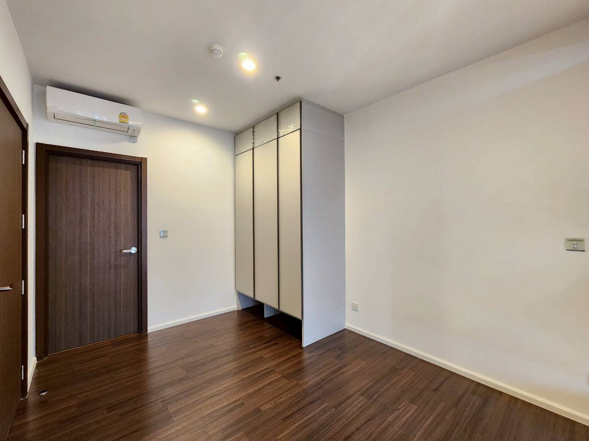 For SaleCondoOnnut, Udomsuk : 🛁 1 bedroom, 1 bathroom 🛏 Size: 31.87 sq m. Only 4.39 million baht!!! Call 0994629391 Bird
