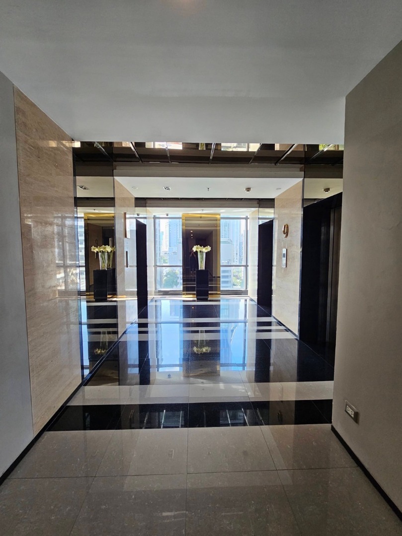 For SaleCondoSukhumvit, Asoke, Thonglor : 🔥Urgent Sale🔥 The Address Sukhumvit 28, spacious room with beautiful views, bathtub included, fully furnished, ready to move in, near BTS Phrom Phong.