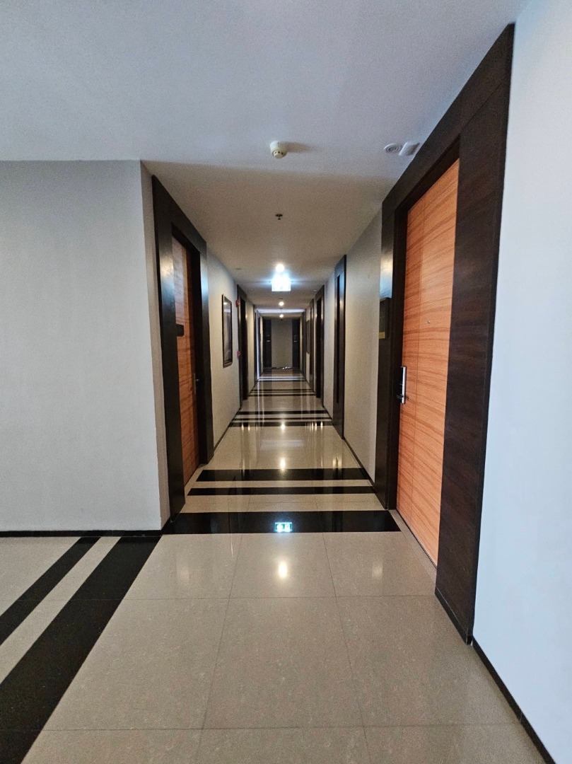 For SaleCondoSukhumvit, Asoke, Thonglor : 🔥Urgent Sale🔥 The Address Sukhumvit 28, spacious room with beautiful views, bathtub included, fully furnished, ready to move in, near BTS Phrom Phong.