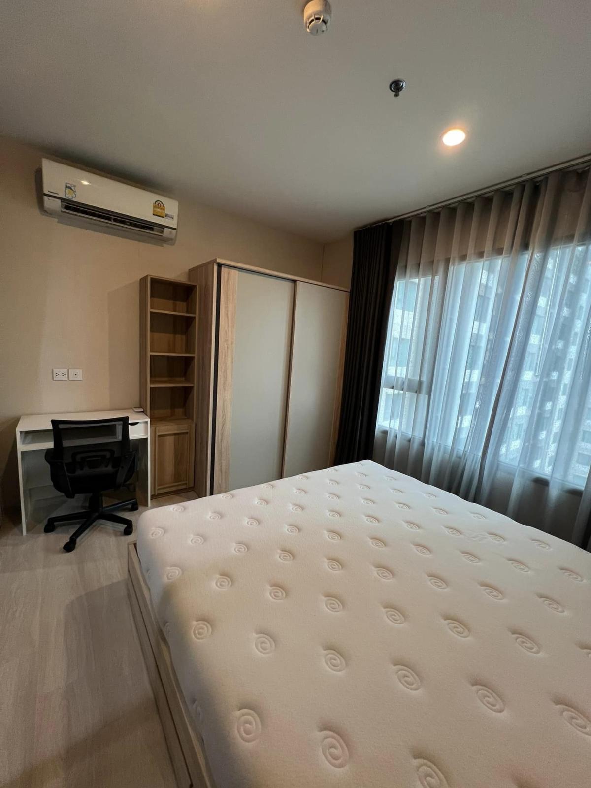 KL04712 - Life Asoke    :  ไลฟ์ อโศก - MRT Petchaburi / MRT Rama9 / CentralRama9 / ARL Makkasan Loading...