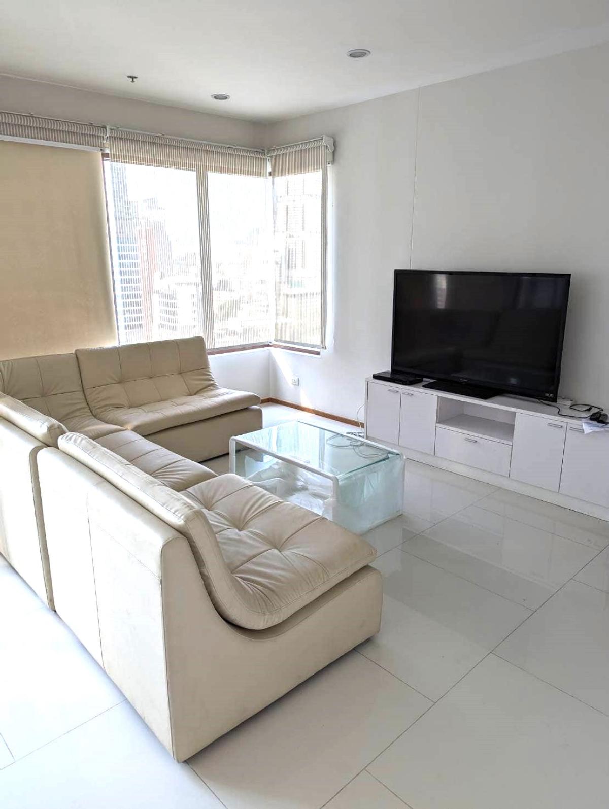 ST12294 - The Emporio Place :  ดิ เอ็มโพริโอ เพลส - BTS Phrom Phong/ Emporium/ EmQuartier Loading...