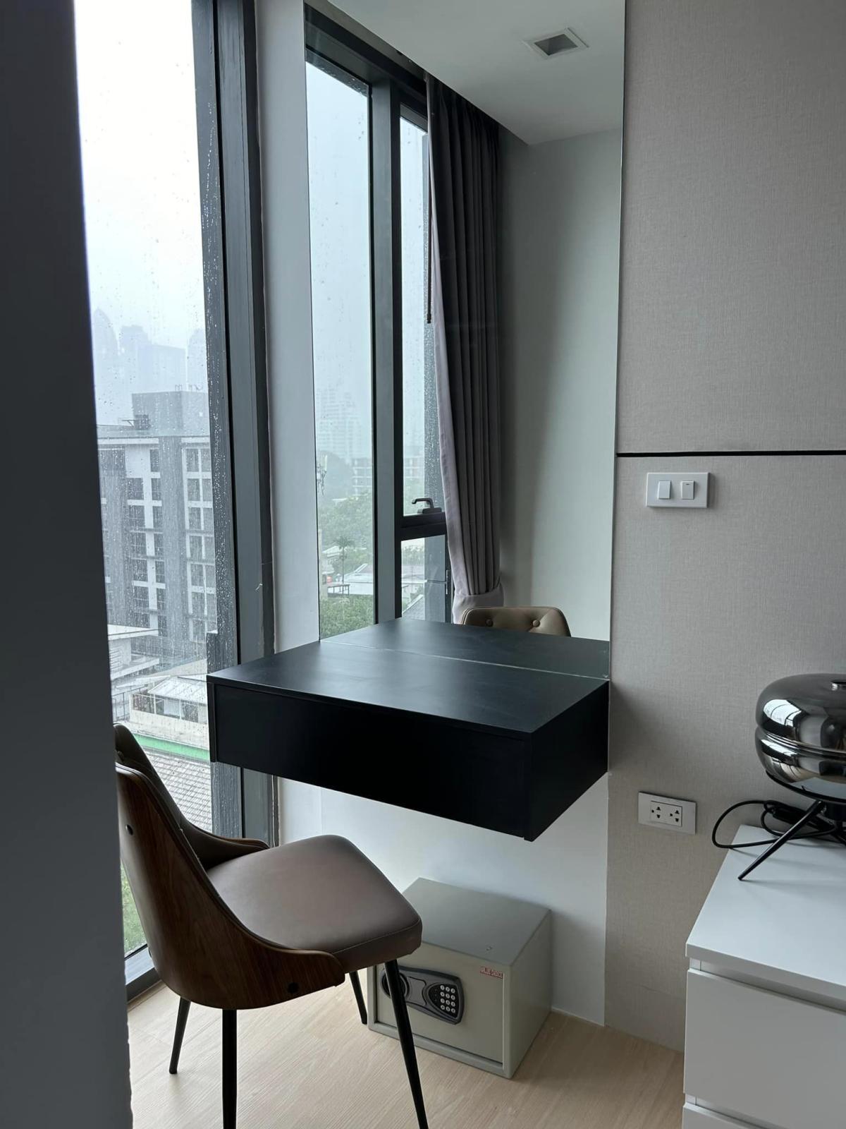 UV01774 - Via 49 :  เวีย 49 Loading...