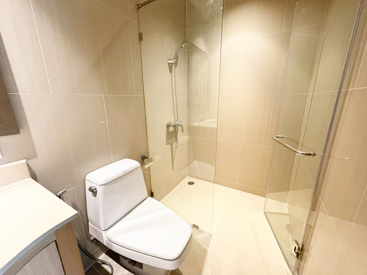 ขายคอนโดสาทร นราธิวาส : 💦✨ เพนท์เฮาส์พร้อมสระว่ายน้ำส่วนตัว – มีเพียง 4 ห้องเท่านั้นในทั้งโครงการ! ✨💦