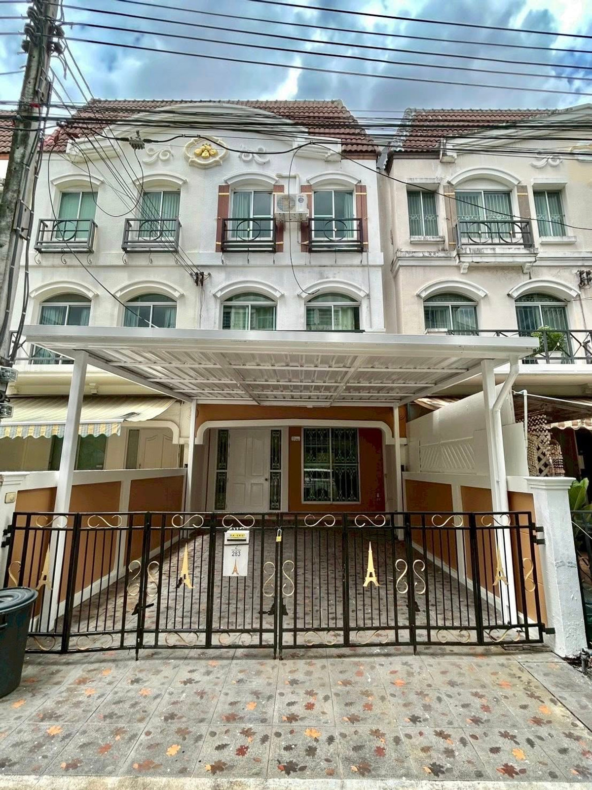 For SaleTownhomeRamkhamhaeng, Hua Mak : Baan Klang Muang The Paris Rama 9 - Ramkamhaeng / 3 Bedrooms (FOR SALE) BZD005