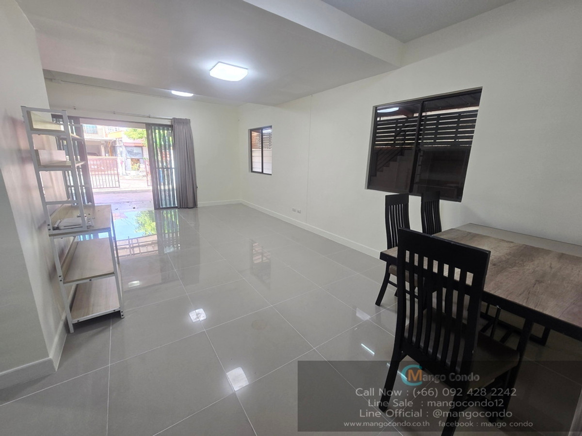 For Rent 25,000 baht Townhome at Phuksa Ville 57 Soi Pattanakarn38 size 35 sqw. 3 bedroom  Loading...