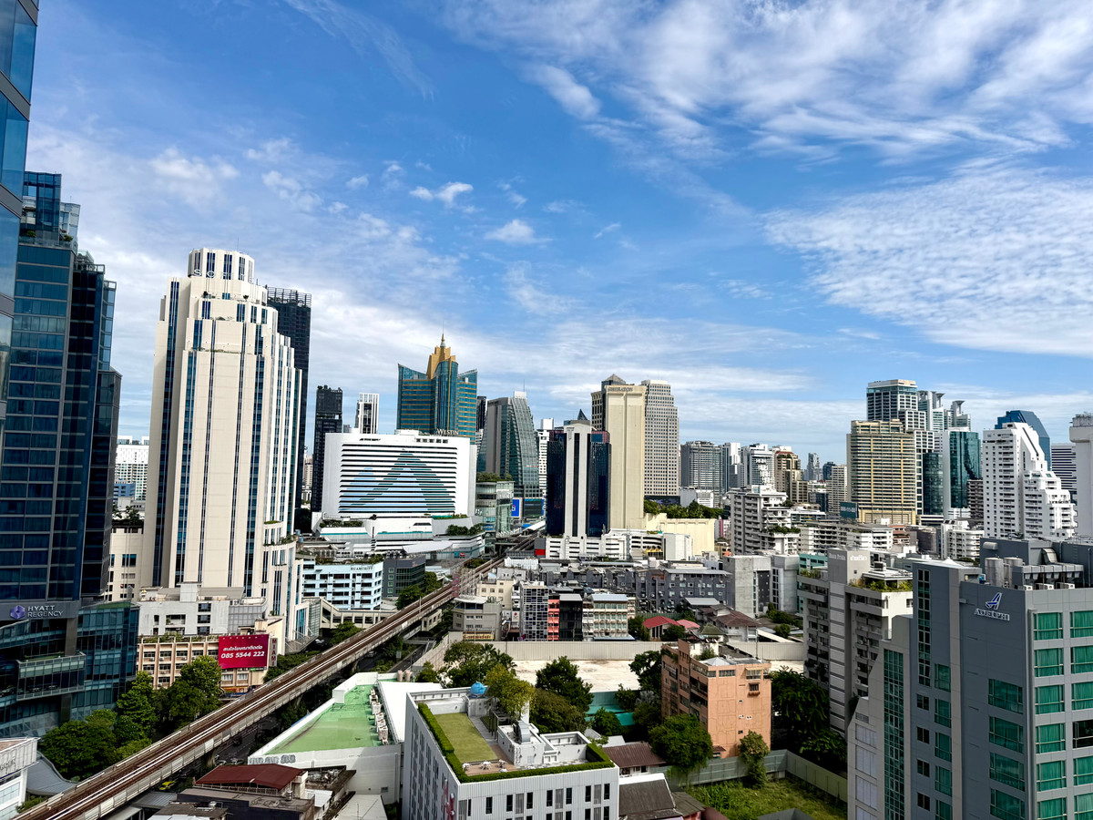 Higher floor, bigger room and best price since the project opened. Call 0946503223 Loading...