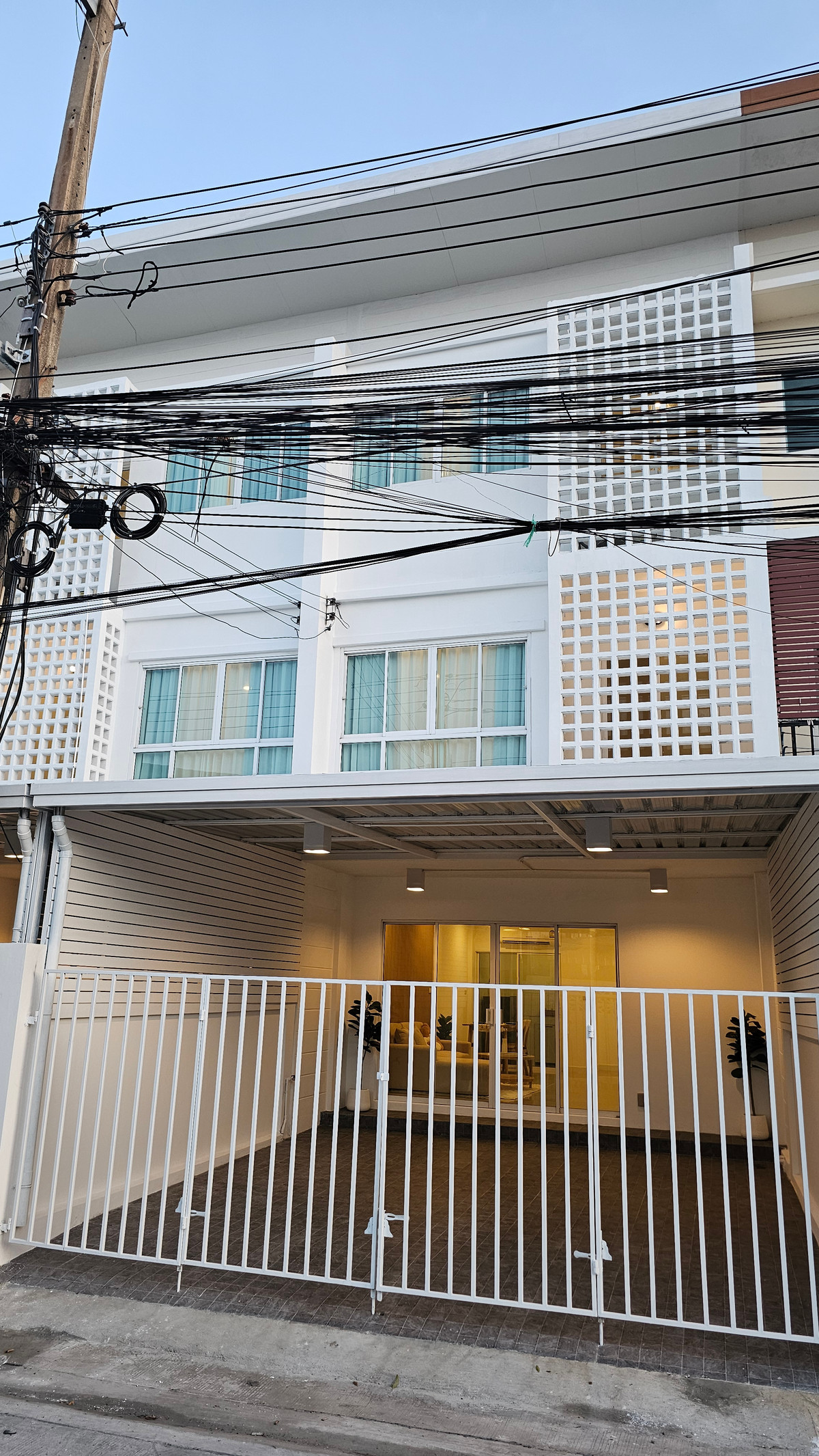 For RentTownhomeLadprao101, Happy Land, The Mall Bang Kapi : For rent Lat Phrao 101