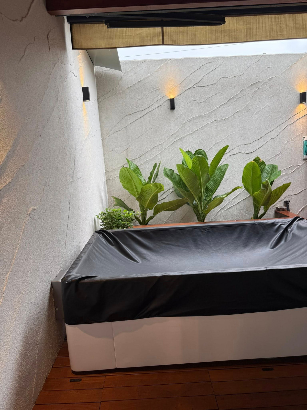 ขายทาวน์โฮมมีนบุรี-ร่มเกล้า : บ้านกลางเมือง พระราม 9 - กรุงเทพกรีฑา / 1 ห้องนอน (ขาย), Baan Klang Muang Rama 9 - Krungthep Kreetha / 1 Bedroom (FOR SALE) BZD004