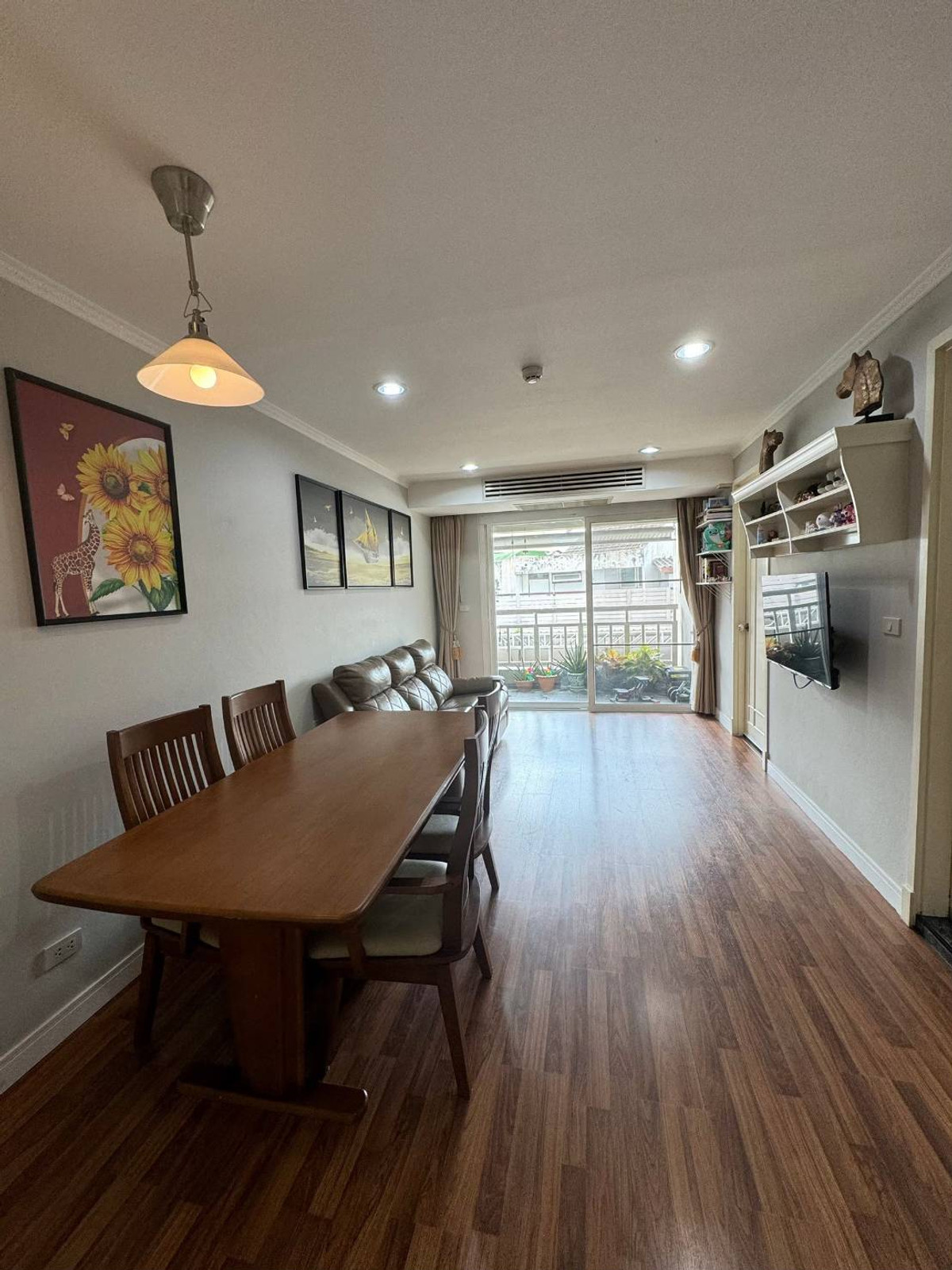 ขายคอนโดสาทร นราธิวาส : ห้องสวย พร้อมขาย ! The Bangkok Condo (Narathiwas) ราคาดีมาก ทำใหม่ทั้งห้อง