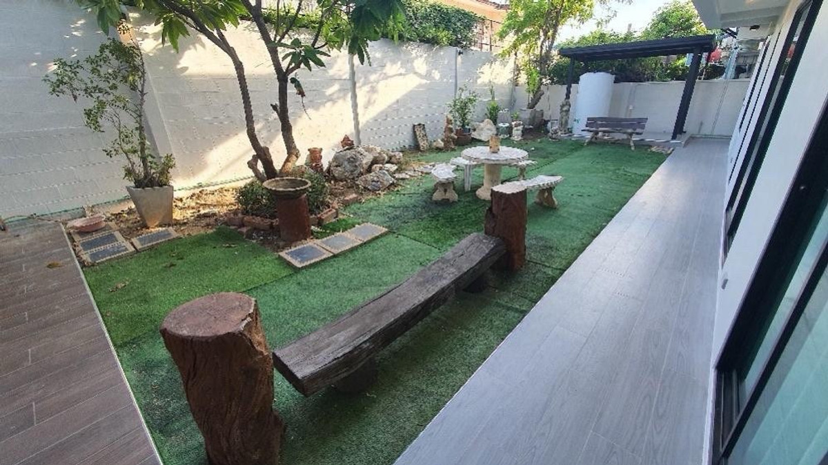 For RentHouseChokchai 4, Ladprao 71, Ladprao 48, : ✨ 👍Available 1 Jan 2026For rent/ sale house in Ladprao Chok chai 4, 5 bedrooms, petfriendly, just renovated.