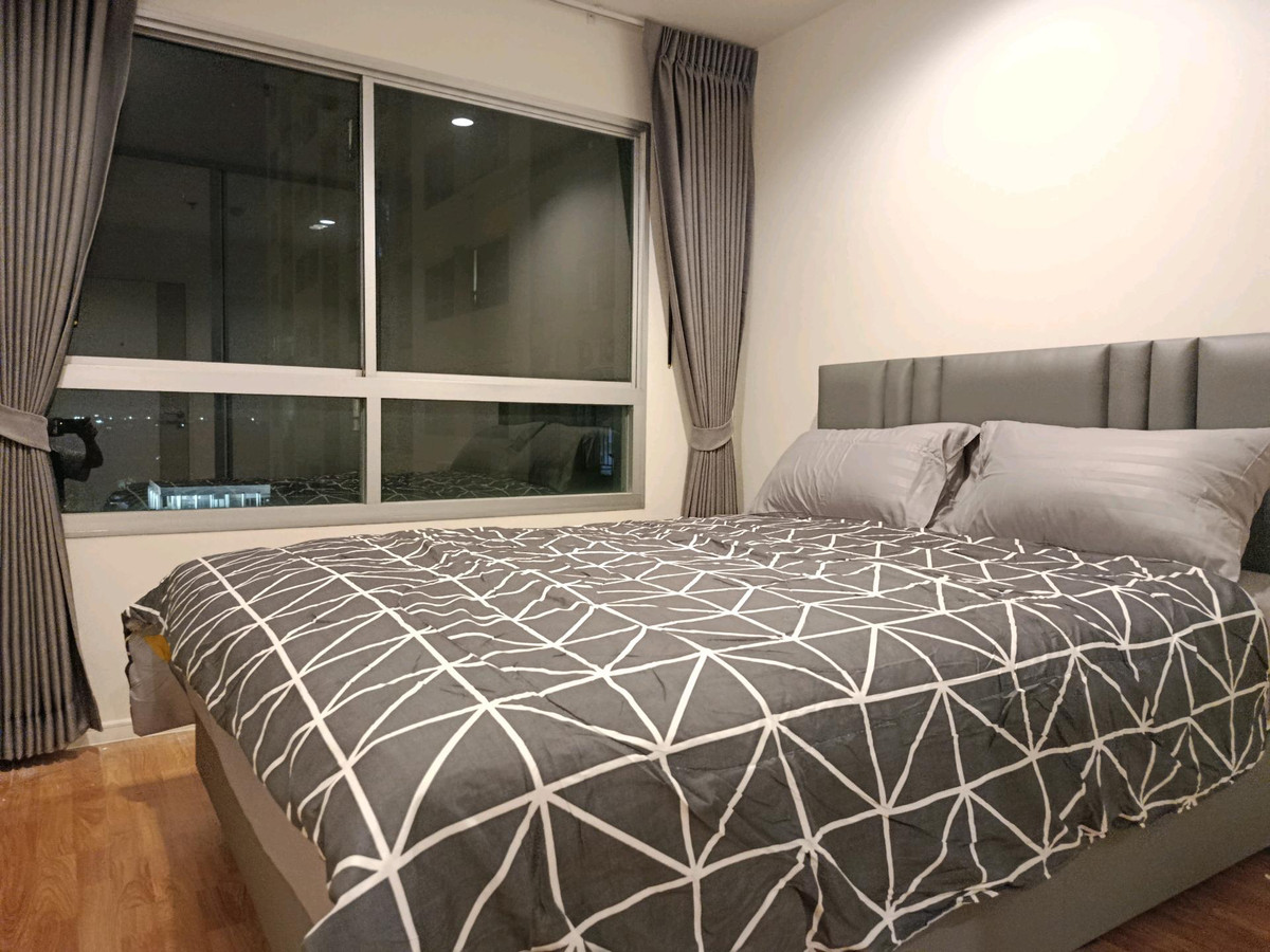 ให้เช่าด่วน!! ห้องใหม่เอี่ยม ลุมพินี พาร์ค เพชรเกษม 98 ขนาด 26 ตรม. วิวสระ 6,500.- Loading...