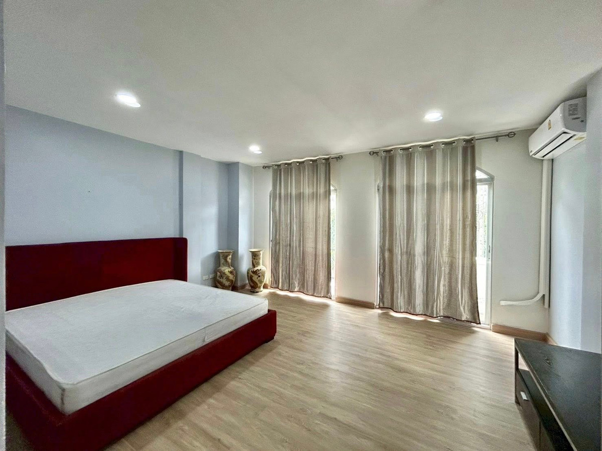 ขายทาวน์โฮมรามคำแหง หัวหมาก : บ้านกลางเมือง เดอะ ปารีส พระราม 9 - รามคำแหง / 3 ห้องนอน (ขาย), Baan Klang Muang The Paris Rama 9 - Ramkamhaeng / 3 Bedrooms (FOR SALE) BZD005