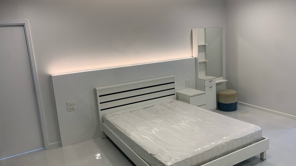 For RentHouseChokchai 4, Ladprao 71, Ladprao 48, : ✨ 👍Available 1 Jan 2026For rent/ sale house in Ladprao Chok chai 4, 5 bedrooms, petfriendly, just renovated.