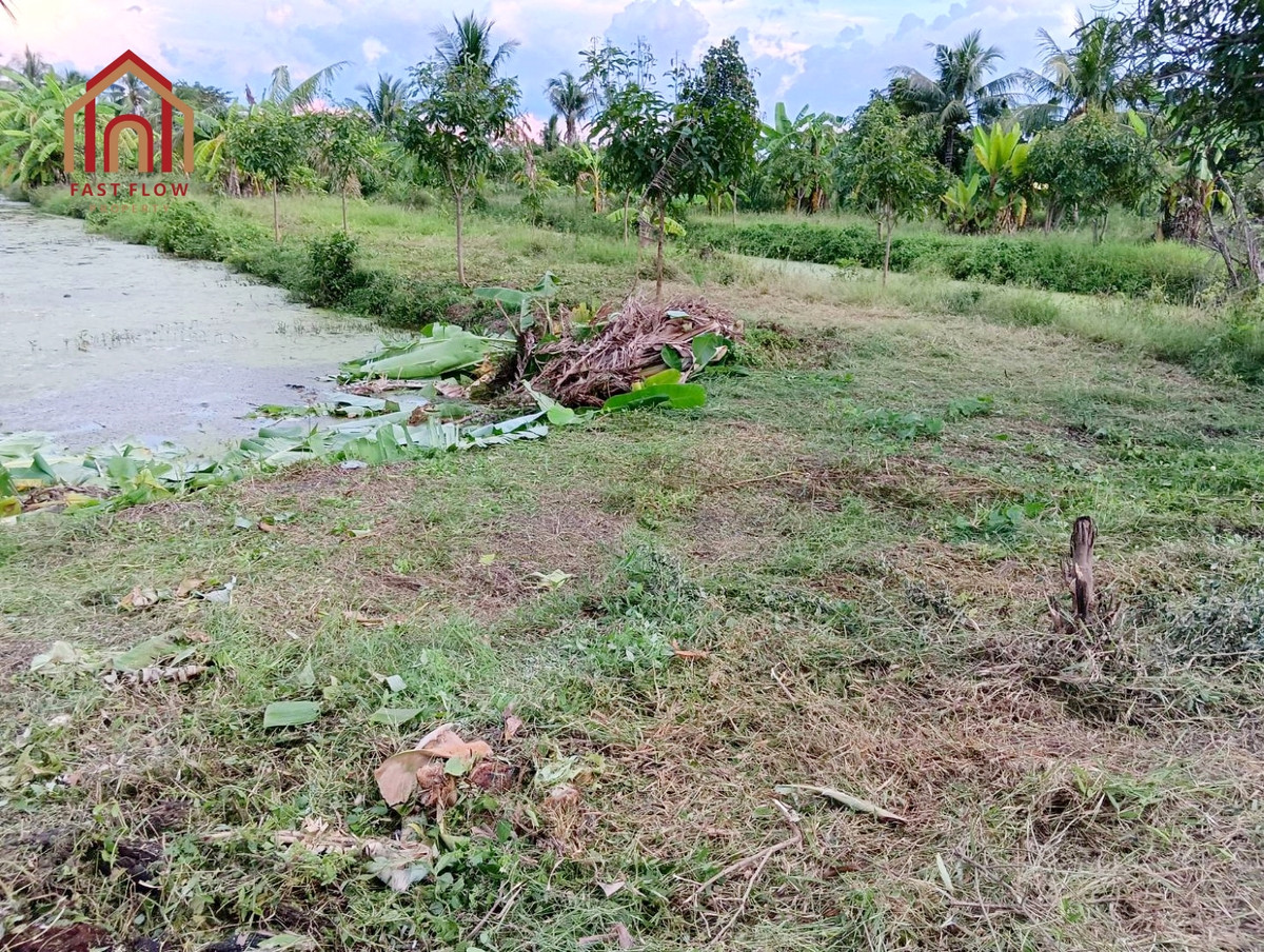 3 rai of land for sale in Soi Maitrichit 8. Vacant land available for subdivision. Near Ratanapracharak Hospital, Nimitmai Road, Suwinthawong Road, Lam Luk Ka, Sai Mai, Soi Maitrichit 10, PNG. Loading...