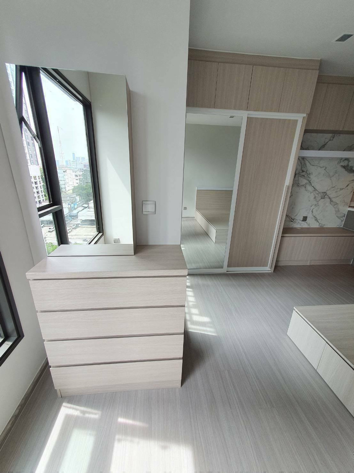 For SaleCondoRama9, Petchburi, RCA : Life Asoke - Rama 9 / 1 Bedroom (SALE WITH TENANT), Life Asoke - Rama 9 / 1 Bedroom (Sale with Tenant) TARN193