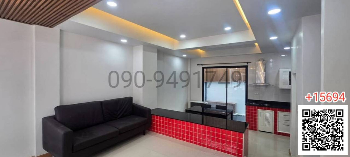 For rent, 3-story townhome, Sarin Wish Village, Sukhumvit 107, near BTS Bearing station. Loading...