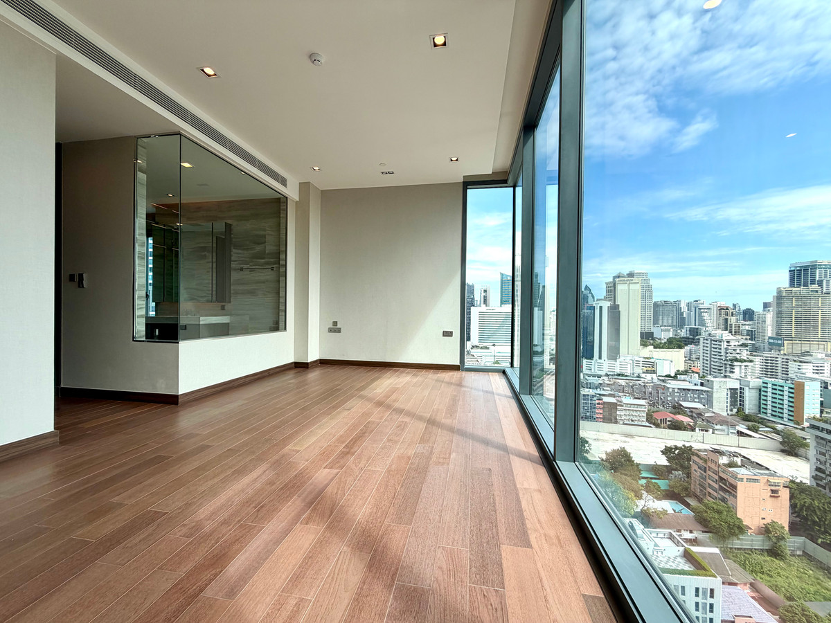 Sky Mansion In the Sukhumvit location, BTS 0 m. If you think like this, this place is very cheap 23x,xxx/SQM. Call 0946503223 Loading...